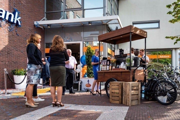 Bekijk Foto S Van Onze Mobiele Koffiebars En Barista S Op Locatie