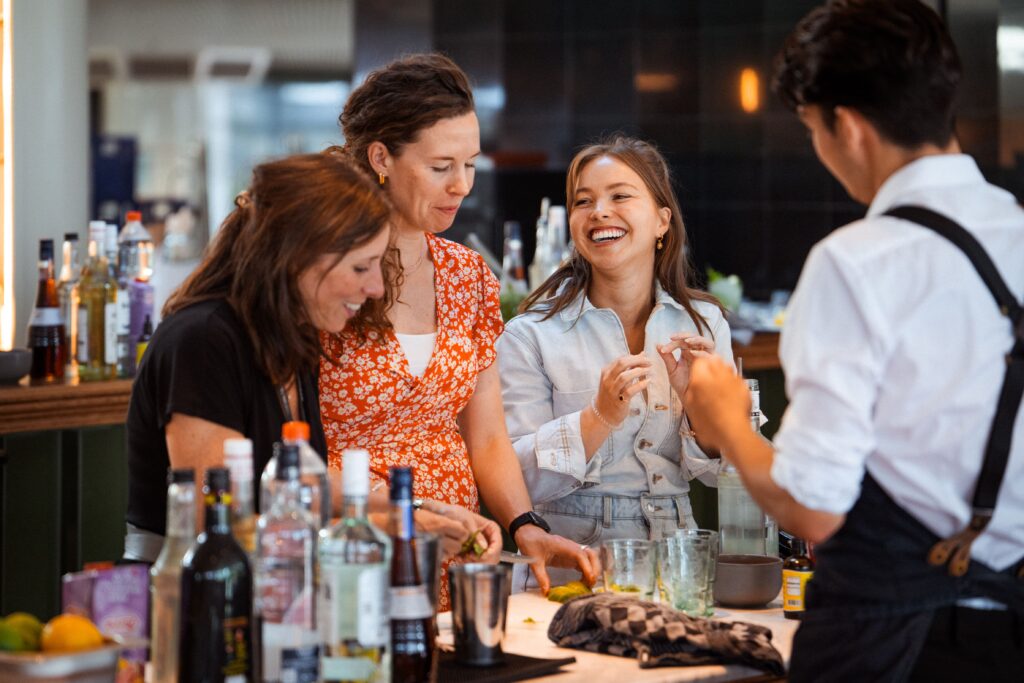Cocktailworkshop op locatie als bedrijfsfeest
