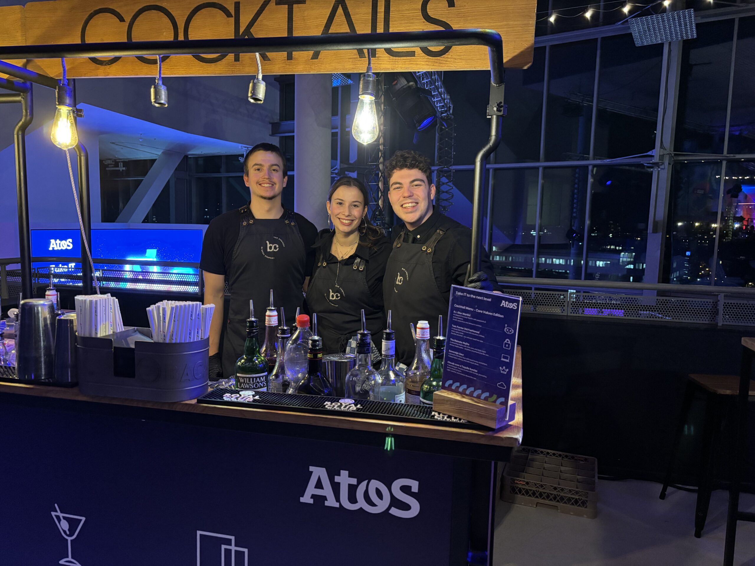Bartenders op personeelsfeest