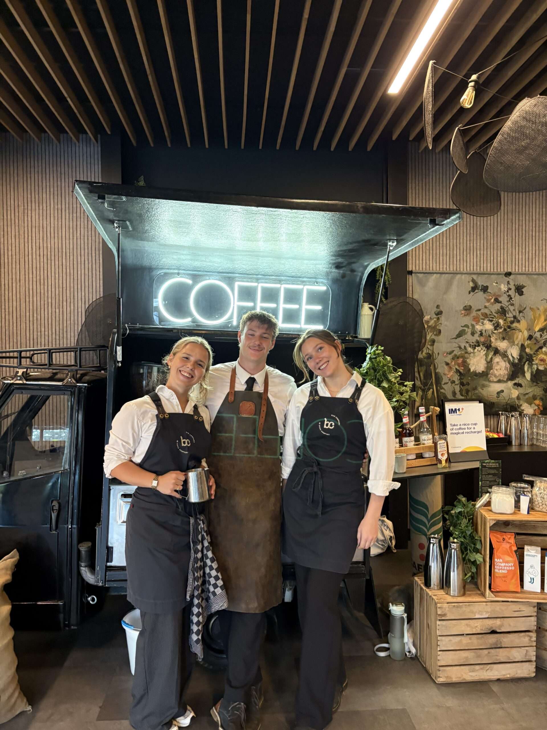 Professionele en gepassioneerde cocktailshaker van Bar Company